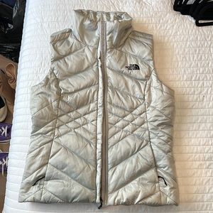 North Face Puffer Vest Silver